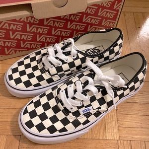 VANS Authentic Black/White Shoes (UNISEX)